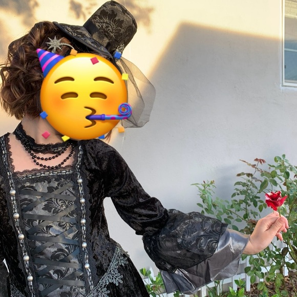 Victorian Spirit Costume - Picture 4 of 6